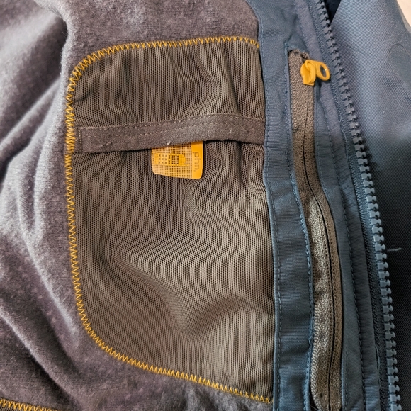 EMS System Three Medium Weight Ski or Snowboard Jacket Men's Size Small - Picture 9 of 16